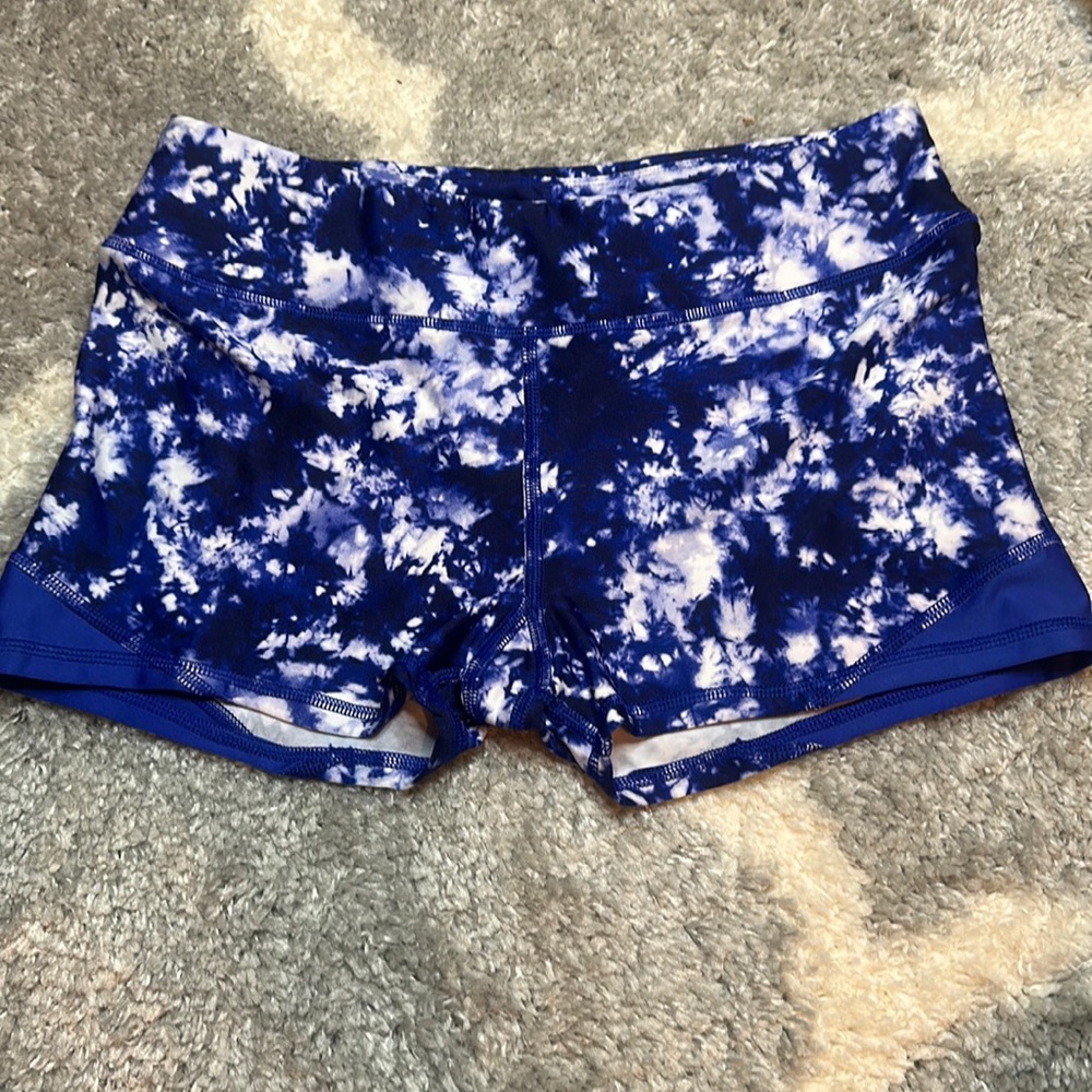 Gianni Bini blue and white tie dye workout shorts size medium